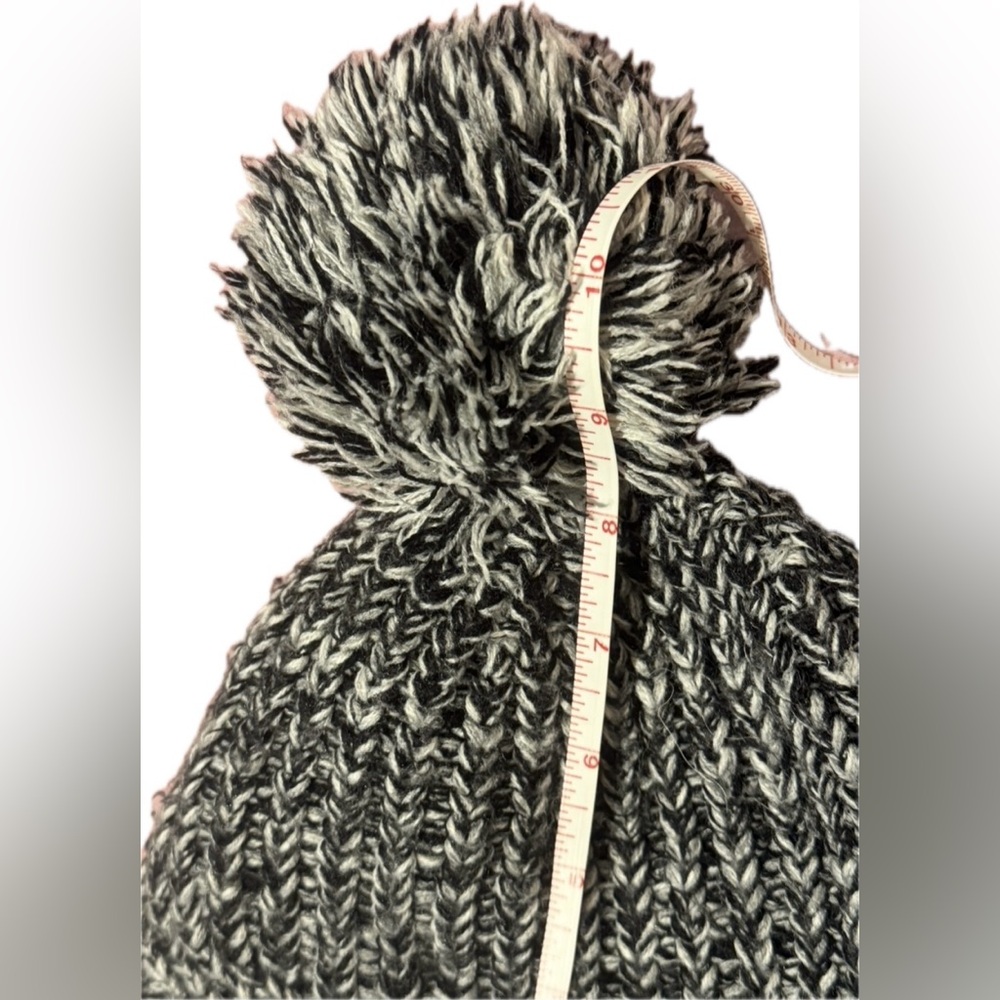 🫶 Rebecca Minkoff Monochrome Knit Pom-Pom Beanie - Picture 5 of 10